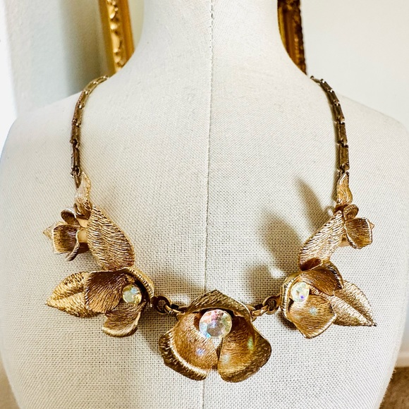 Vintage Deco Rhinestone Flower Statement Necklace - Picture 16 of 17